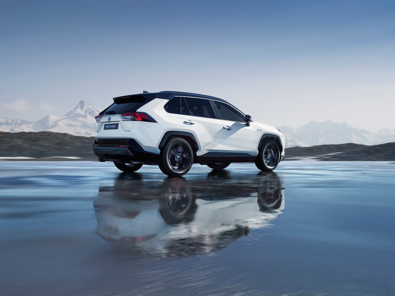 rav_4_rear_34_34554v04rgblr